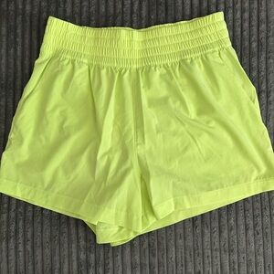 Athleta High Rise Weekender Run Short - Neon Yellow/Green - Size XS - EUC